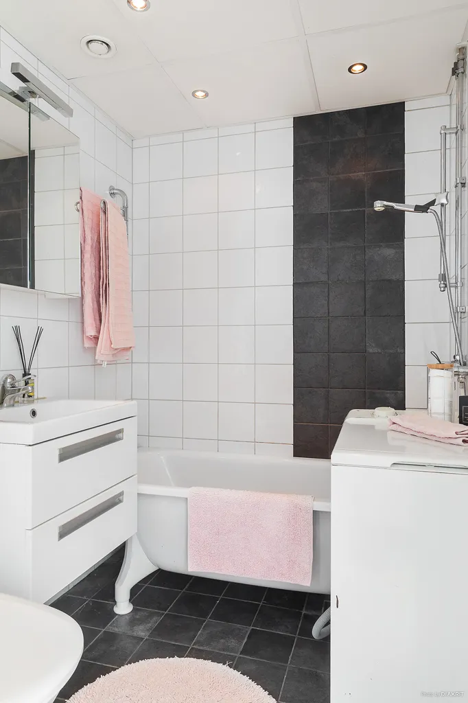 Bagni - Apartment with Rental Unit and Balcony
