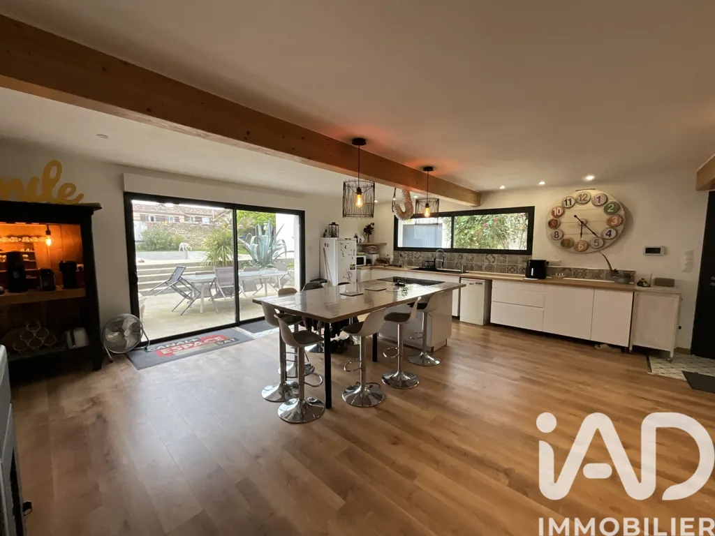 Cucina - Architectural House with Pool in Dissay