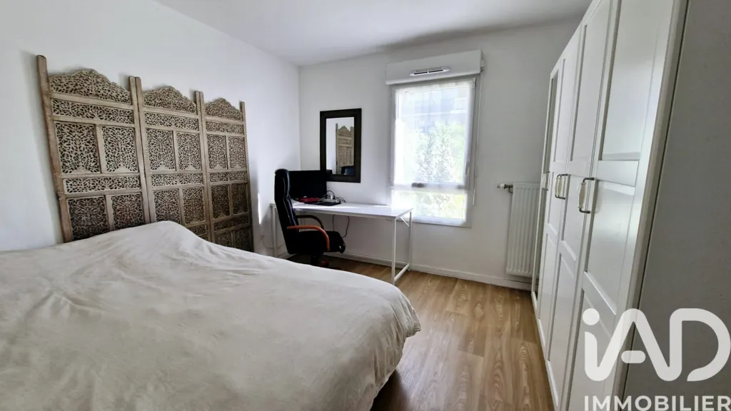Magamistoad - Garden-Level Apartment with Terrace in Luce