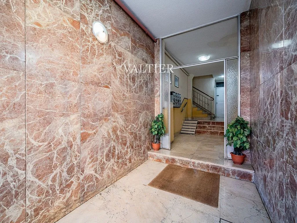 hallway_entrance