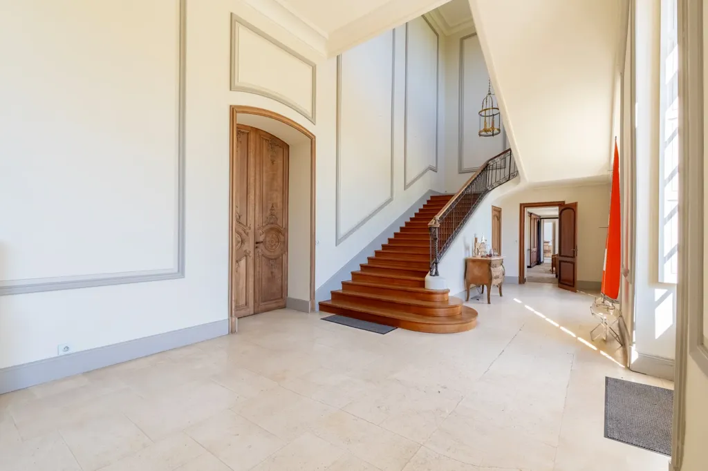 Entrée - Château du XVIIIe avec Domaine de 42 ha près de Nantes