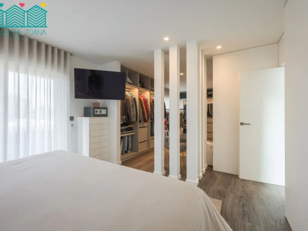 Bedrooms - Luxury Villa with Pool in Azurva, Aveiro