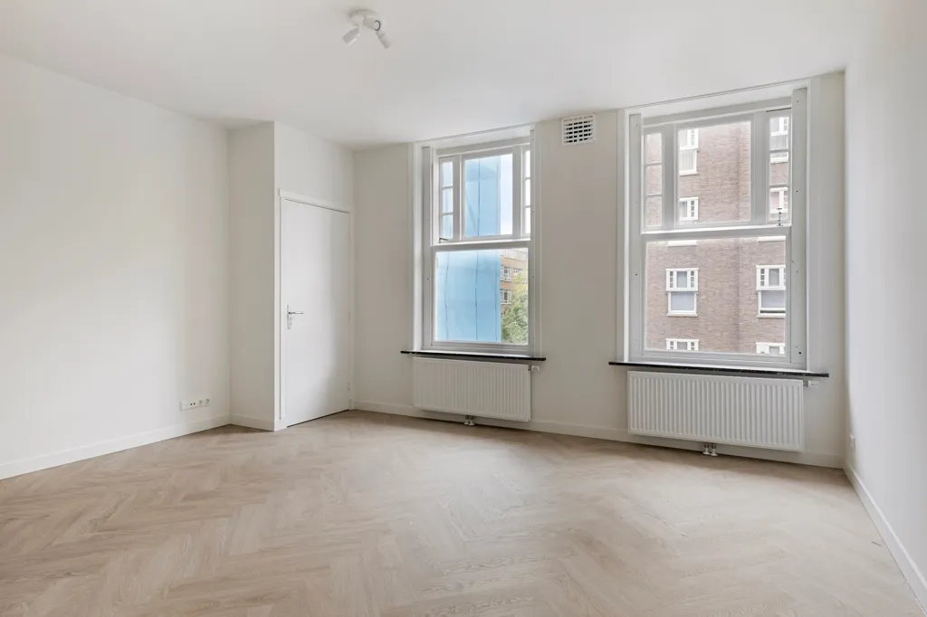 Toad - Corner Apartment with South Facing in Amsterdam