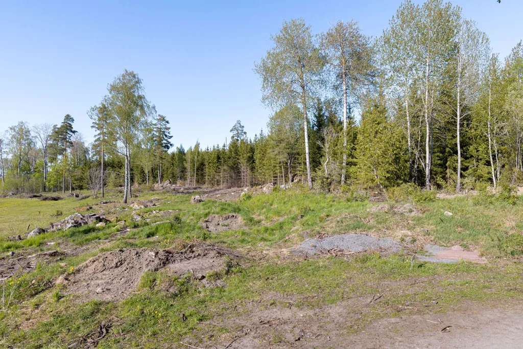 Aed - Spacious Plot with Sea View in Tensta-Tuna