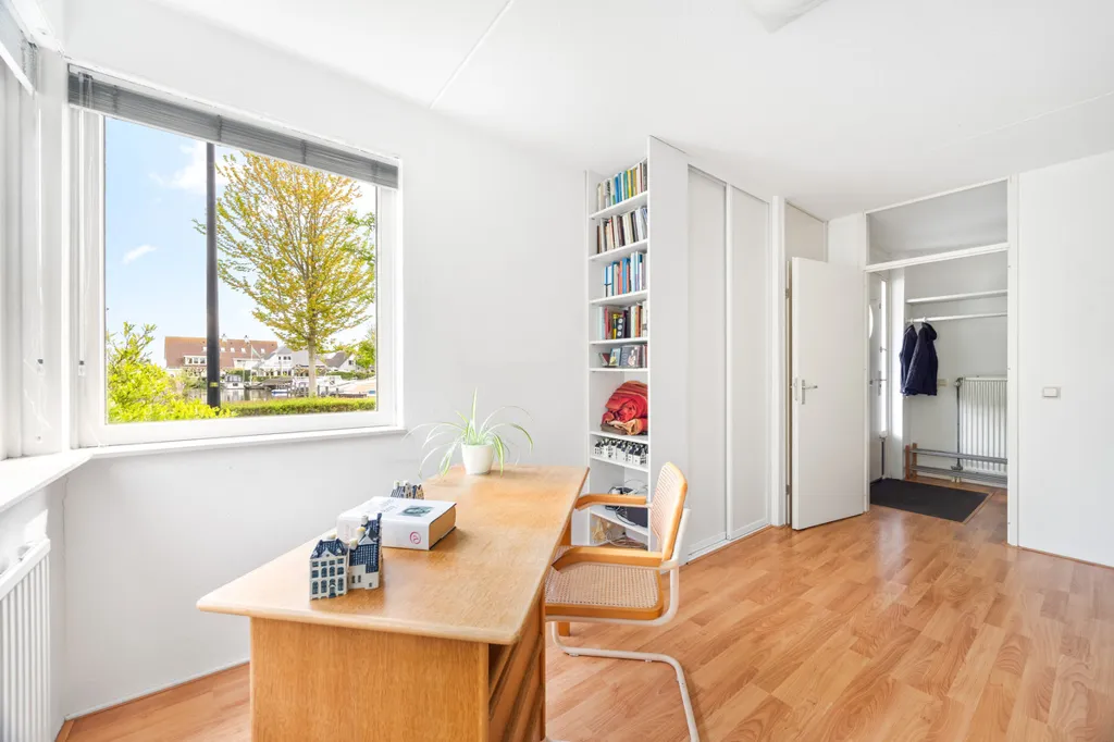 Bureau - Villa with Water View in Leidschendam