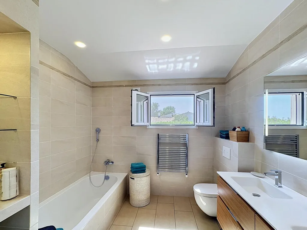 Vannitoad - Renovated Mediterranean House with Pool in Maó