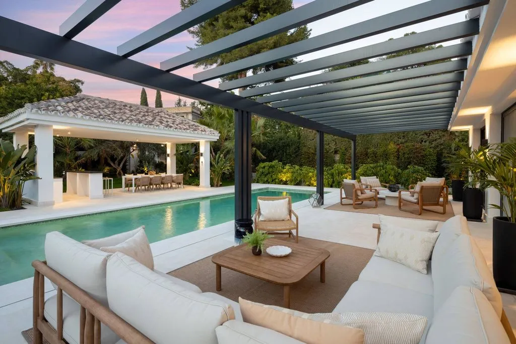 Bassein - Contemporary Villa with Pool in Nueva Andalucia