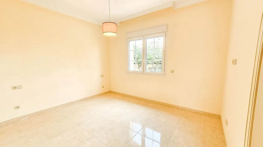 Pièces - Luxury Villa with Pool in Cabo Roig