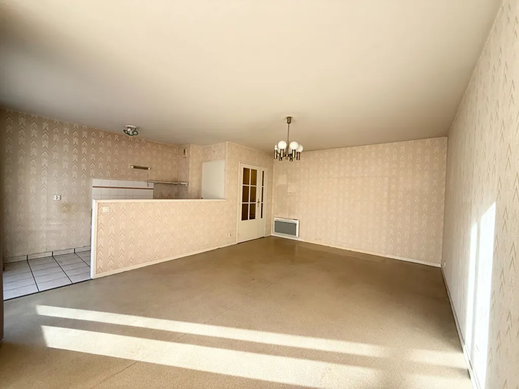 Elutuba - Bright 3-Bed Flat with Balcony in Neuvy Centre