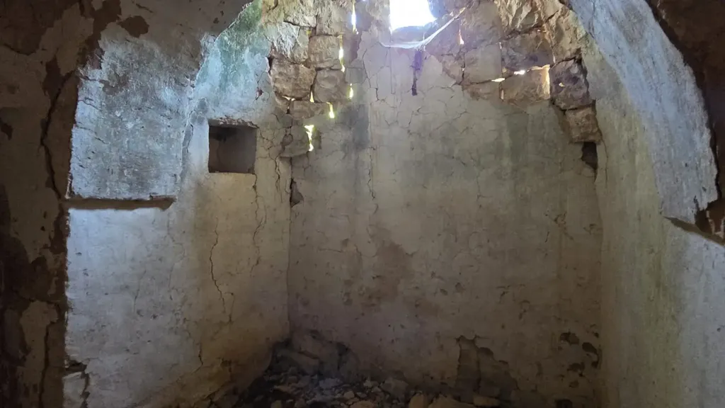 Pièces - Trullo Complex for Renovation in Cisternino