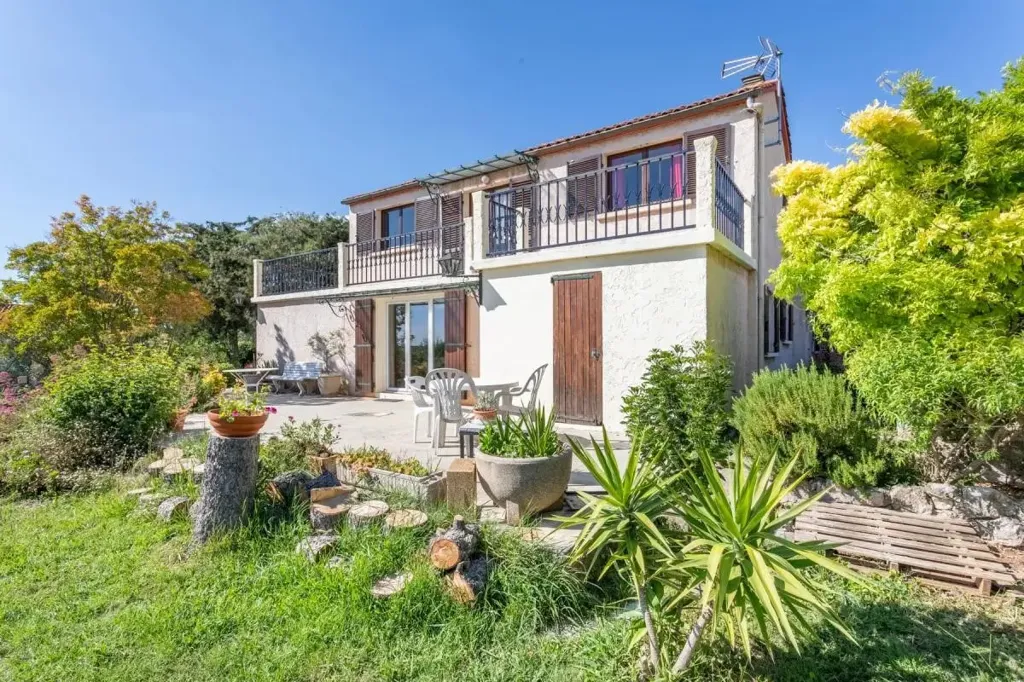Exterior - Spacious Villa with Terraces in Allauch