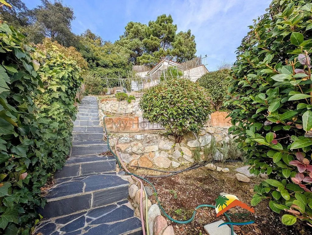 Jardin - Chalet with Sea and Mountain Views in Lloret Blau