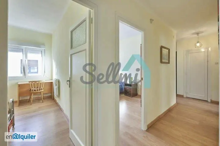 Entrée - Furnished Flat with Patio View in Oviedo