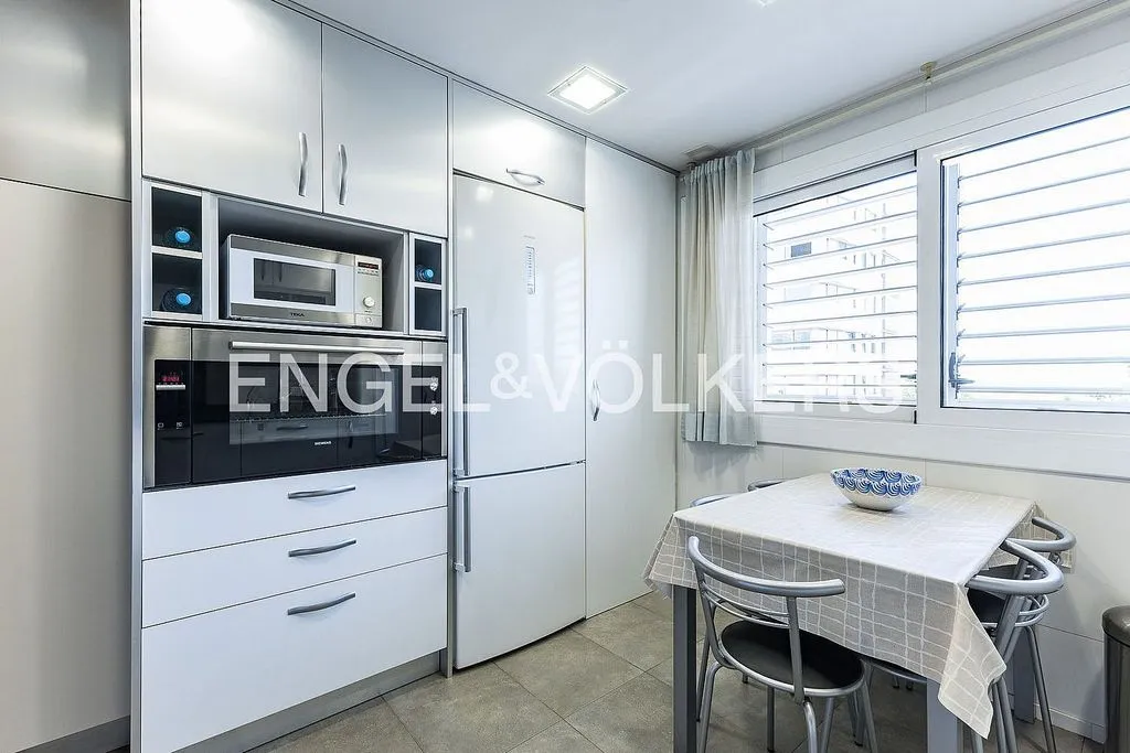 Apartment with Pool in La Maternitat i Sant Ramon