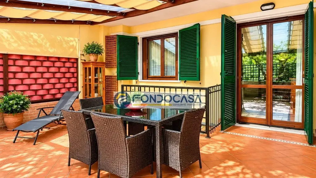 Terrass - Terraced Villa with Veranda in Carrara