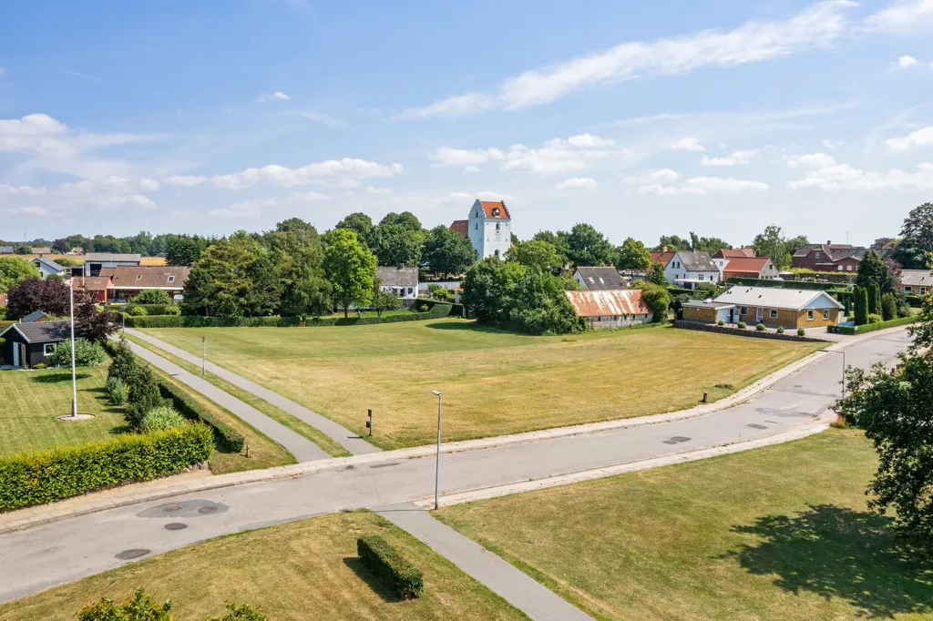 Õhuvaade - Year-Round Plot with 5G Coverage in Tranekær