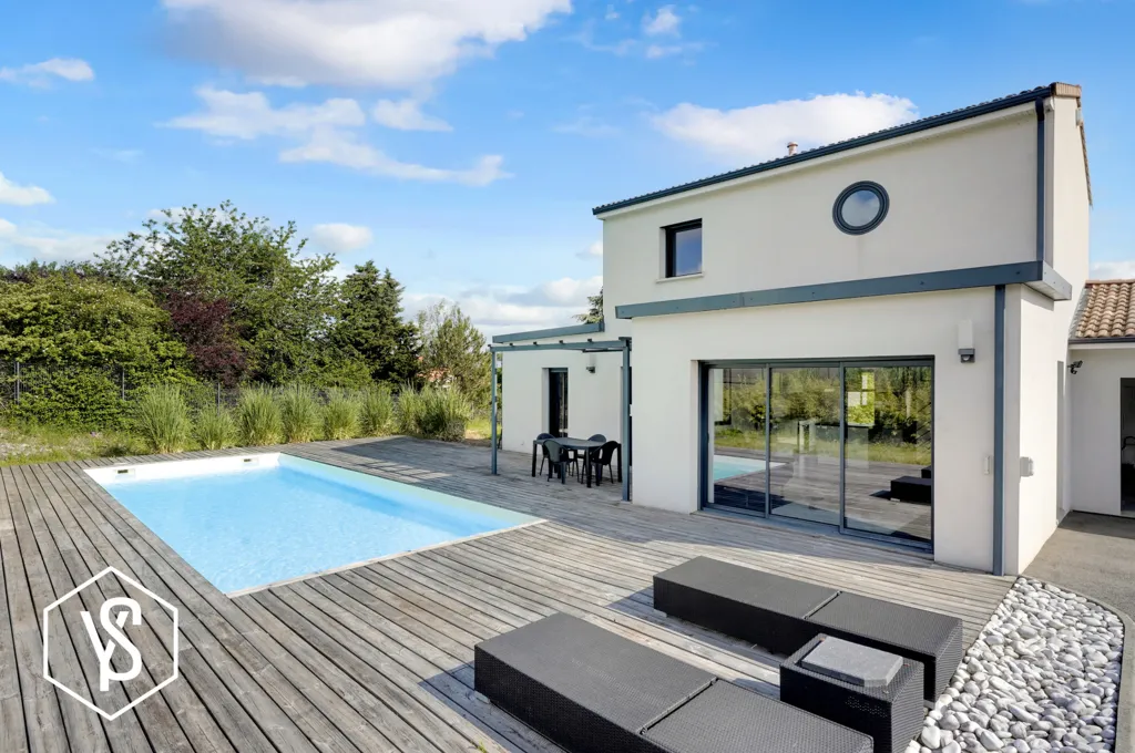Piscine - Villa Épurée avec Piscine à Lavalette