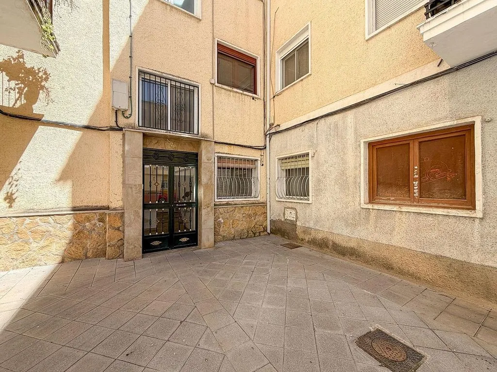Aed - Ground Floor Flat with Patio in Granada Centre