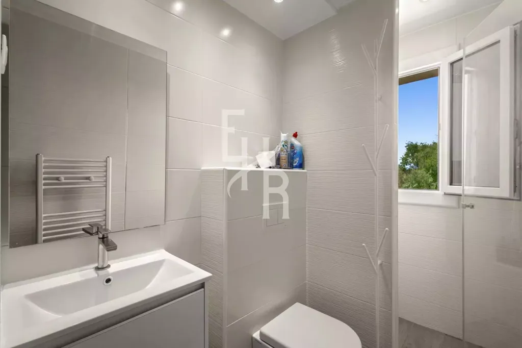 Vannitoad - Luxury Villa with Pool in Vallauris