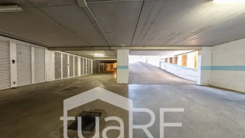 Garage - Rented Studio with Parking in Balduina, Rome