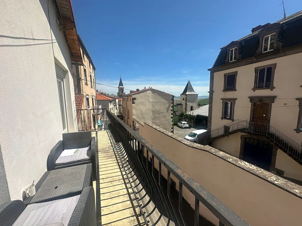 Balcon - Maison Individuelle avec Balcon au Centre de La Roche Blanche
