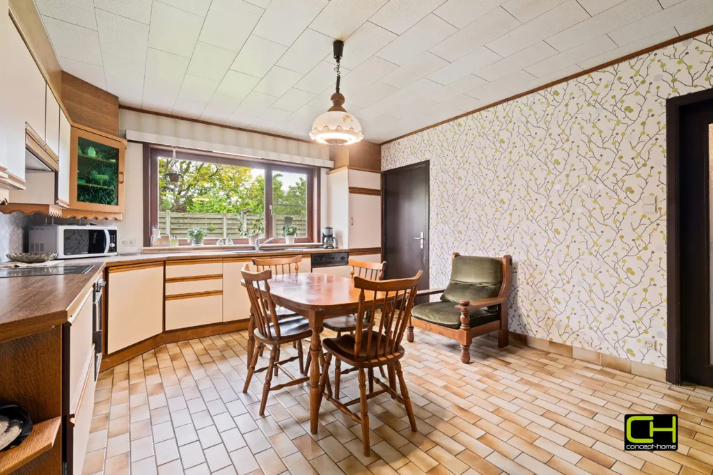 Dining Room - Spacious House with West-Facing Garden in Zomergem