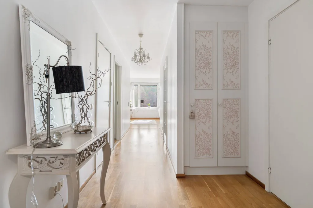 Entrée - Modern Apartment with Balcony near Farsta