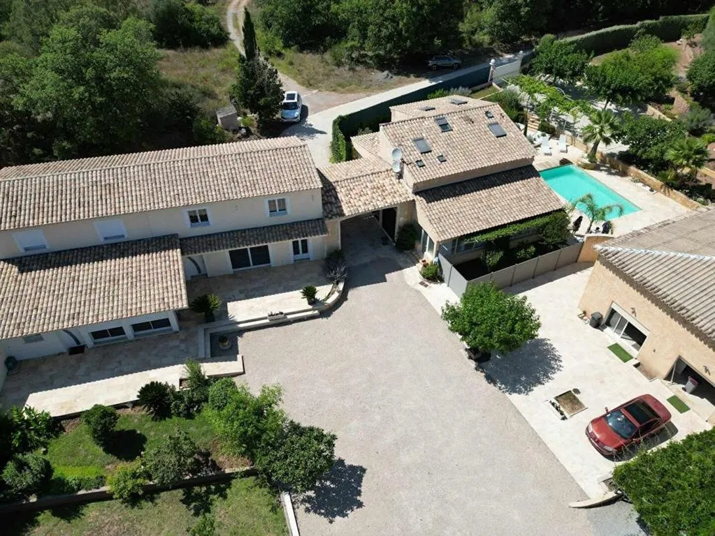 Vista aerea - Luxury Villa with Multiple Units in Fréjus