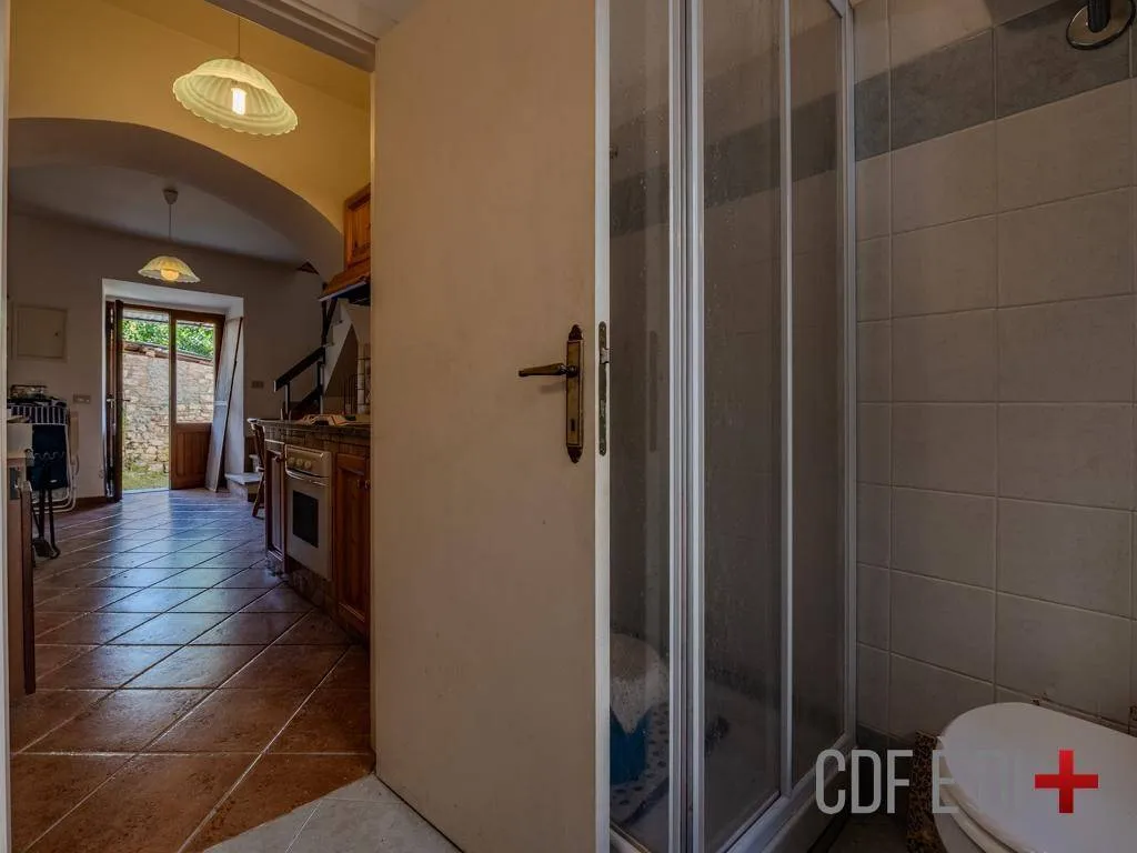Salles de bain - Three-Bedroom Apartment with Garden in San Clemente