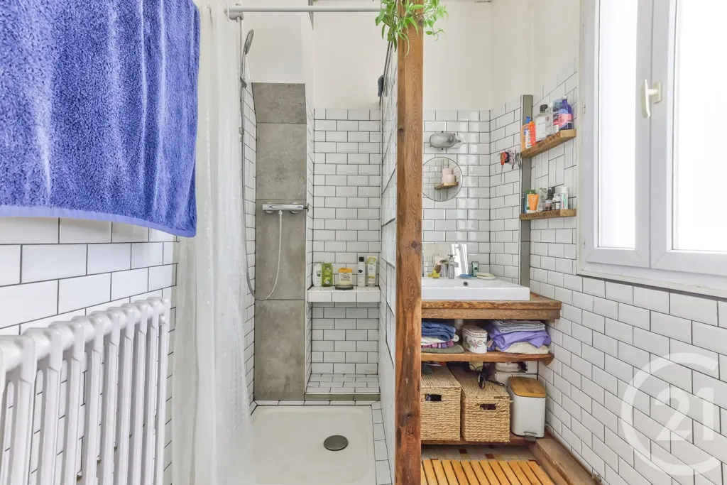 Salles de bain - Appartement 2 Pièces avec Jardin à Aubervilliers