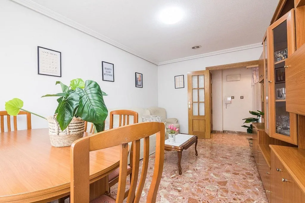 Söögituba - Modern Flat with Balcony in Carrús