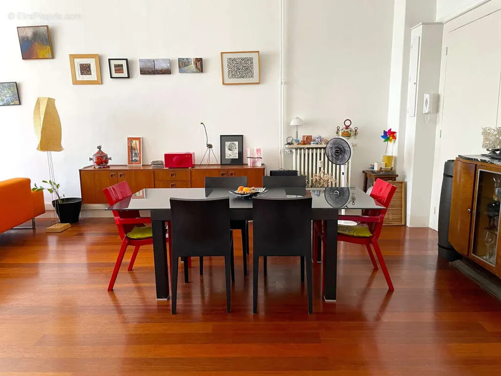 Salle à manger - Appartement Atypique Loft avec 4 Chambres à Lyon 6ème