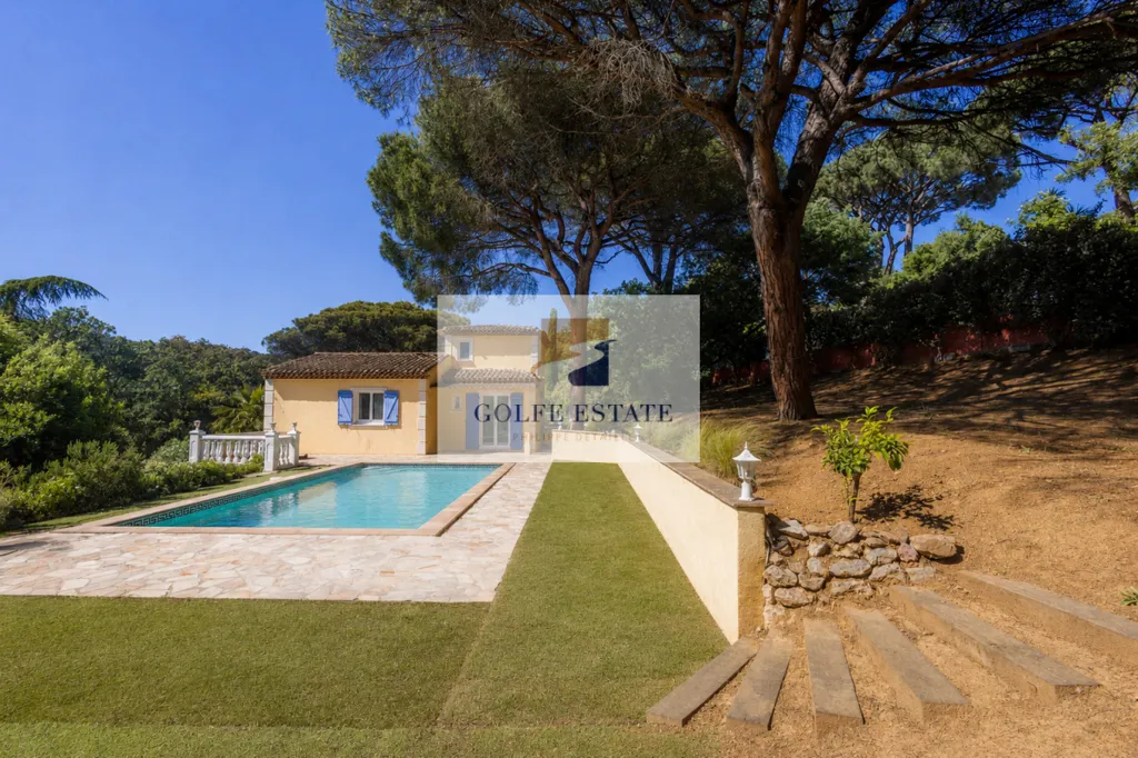Piscine - Maison avec Piscine et Vue dans un Domaine Sécurisé à La Croix-Valmer