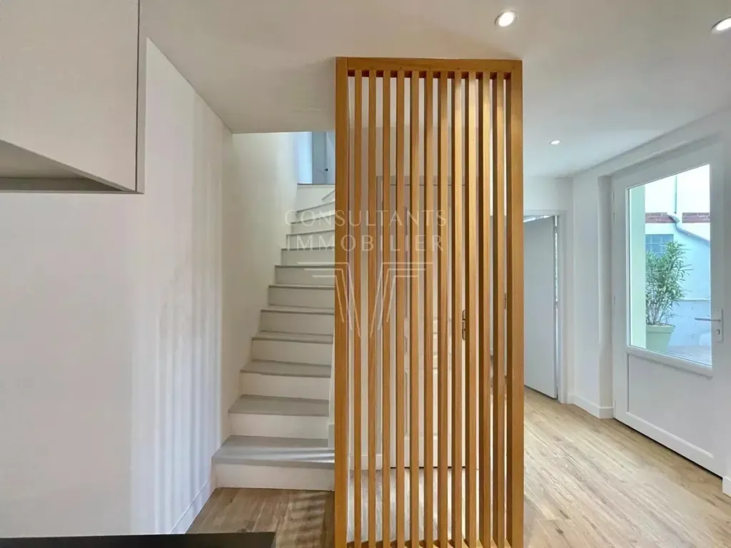 hallway_entrance