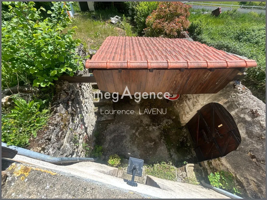 Terrasse - Maison Atypique en Pierre à Chavin