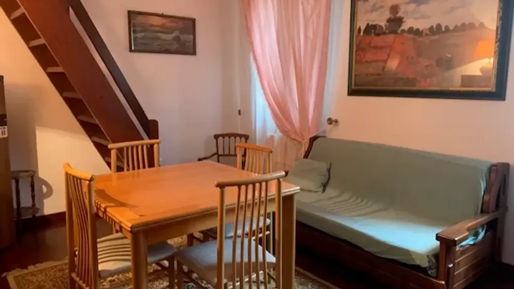 8-room apartment in IT