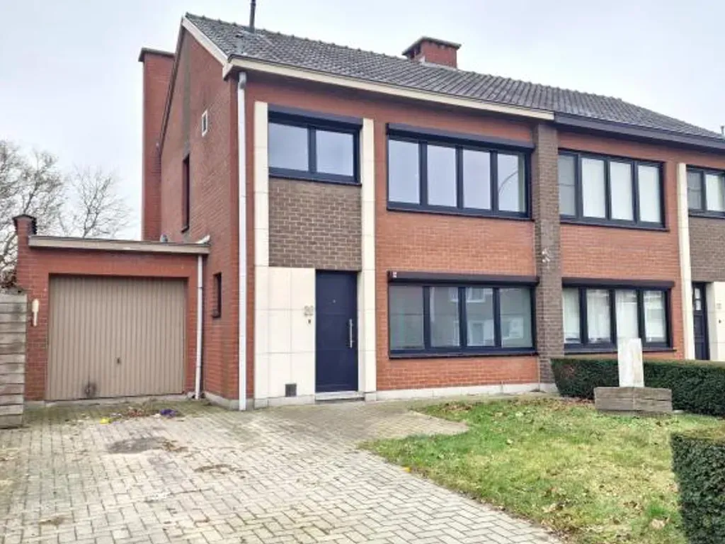 Välivaade - House with Garden in Sint-Niklaas