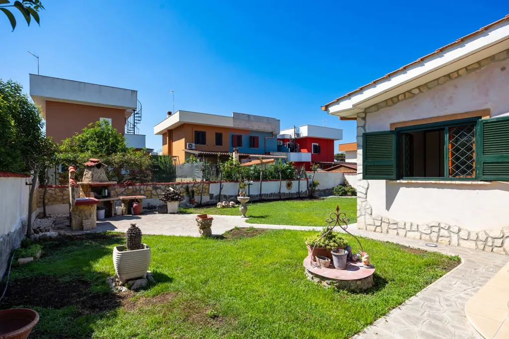 Aed - Single-Family Villa with Garden in Ardea