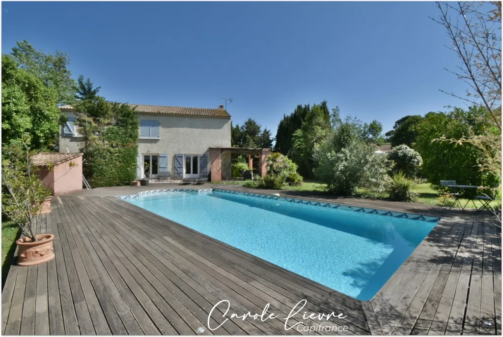 Piscine - Maison avec Piscine et Terrain de 2000 m²