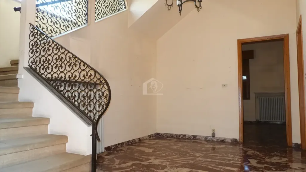Pièces - Independent Villa with Garden in Suzzara