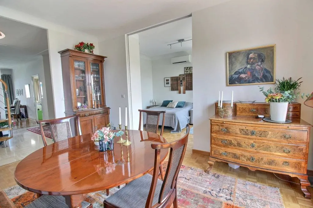 Salle à manger - Appartement Luxueux avec Terrasse Panoramique à Nice