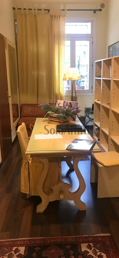 Office - Shop with Display Window in Via Cesare Battisti