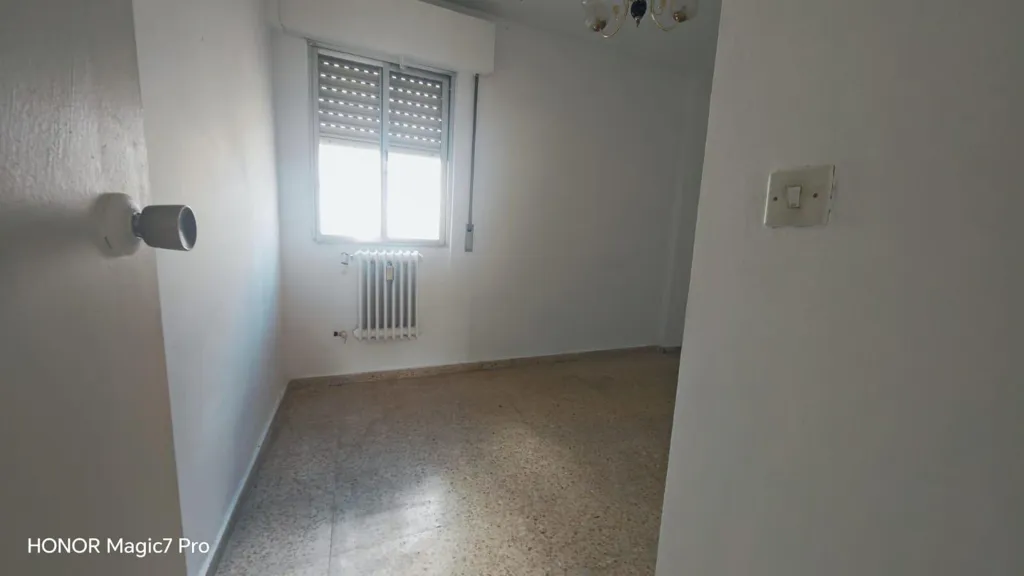 Rooms - Flat with Balcony in Las Viñas, Zamora