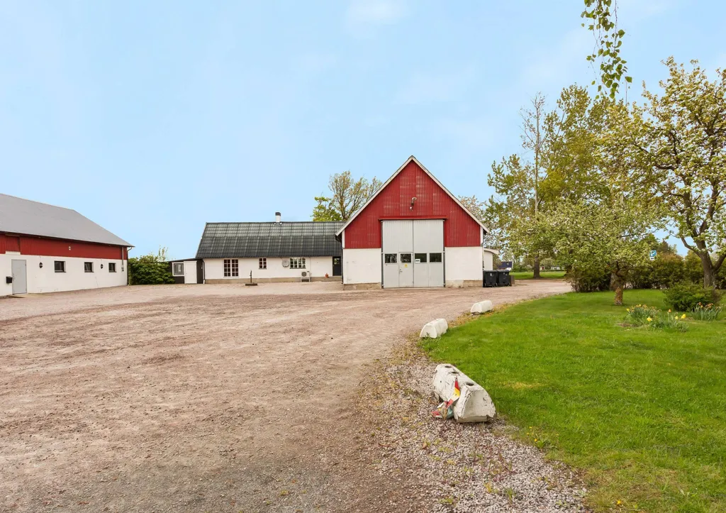 Extérieur - Farm with Workshop and Land in Sjöbo, Skåne