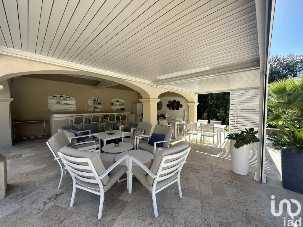 Terrasse - Villa Rénovée avec Piscine au Muy