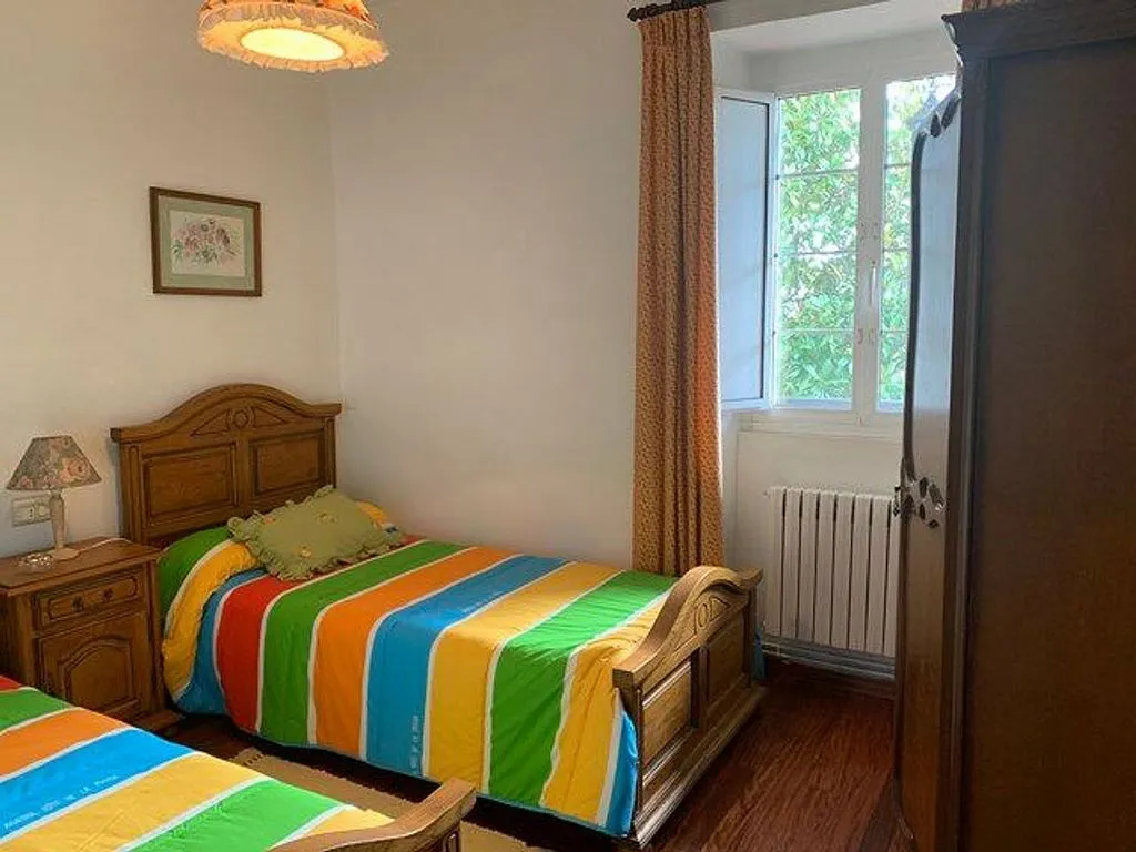 Magamistoad - Pared Chalet with Balcony in Touro