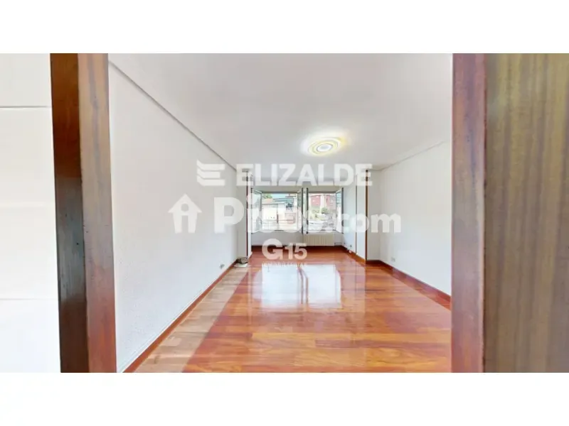 Esik - Apartment with Balcony near Hernani Town Centre
