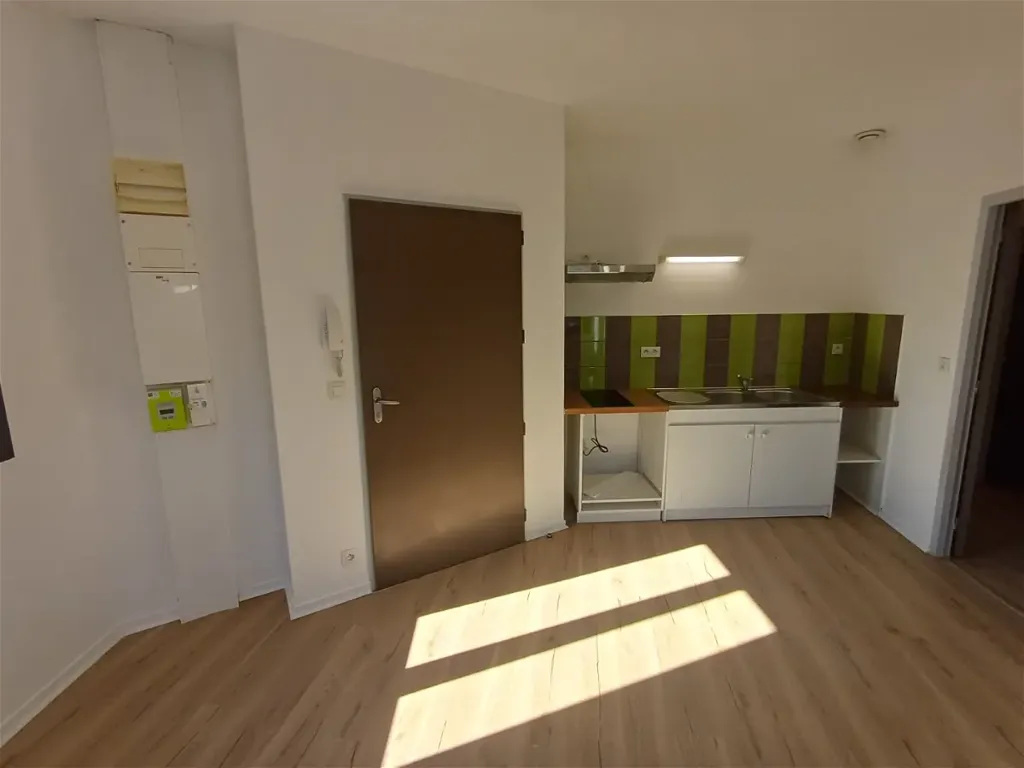 Kitchen - City Centre Flat with Parking in Cadours