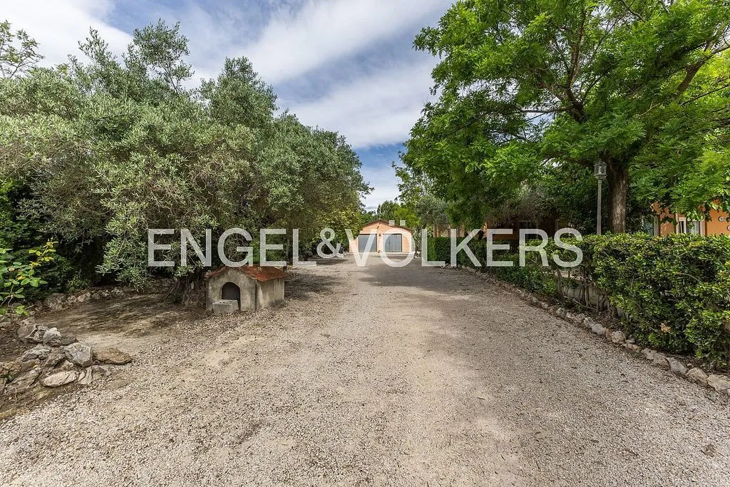 Välivaade - Equestrian Estate with Pool in Enguera