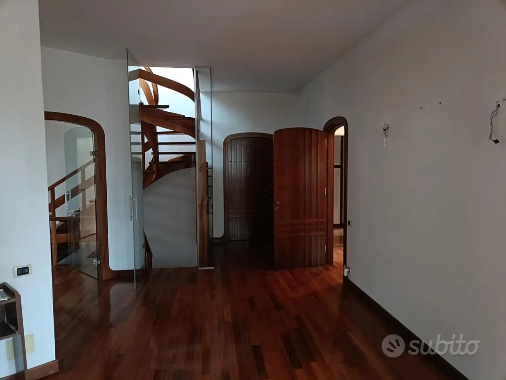 6-room house in IT